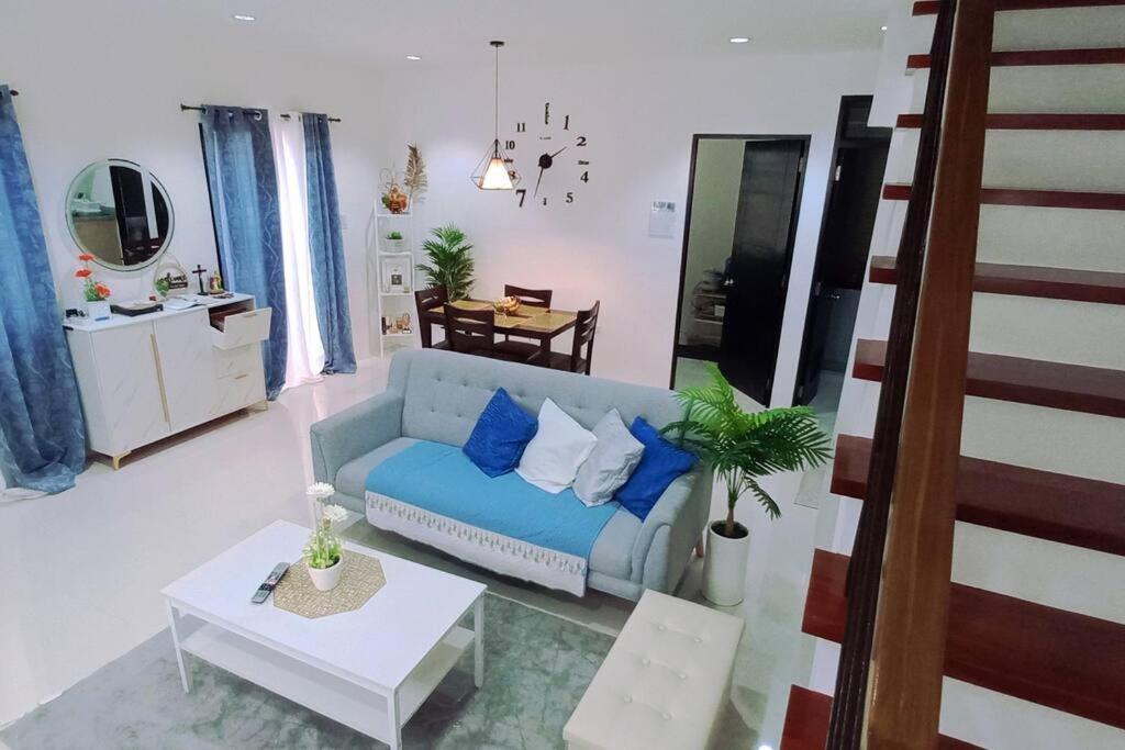 Duplex House For Rent With 3 Bedrooms Good For 6 Minglanilla Exterior photo